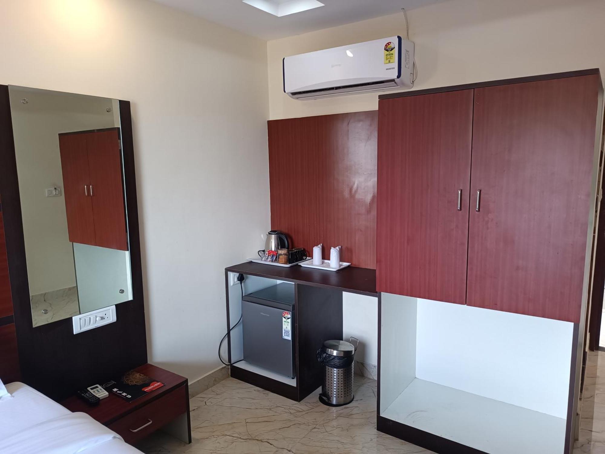 Mom Hotel - Unit Of Mom Hotel Puri Exterior foto